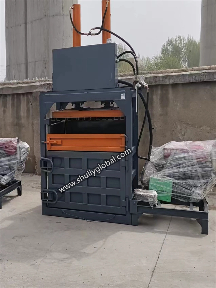 Прессовочная машина с дизельным двигателем