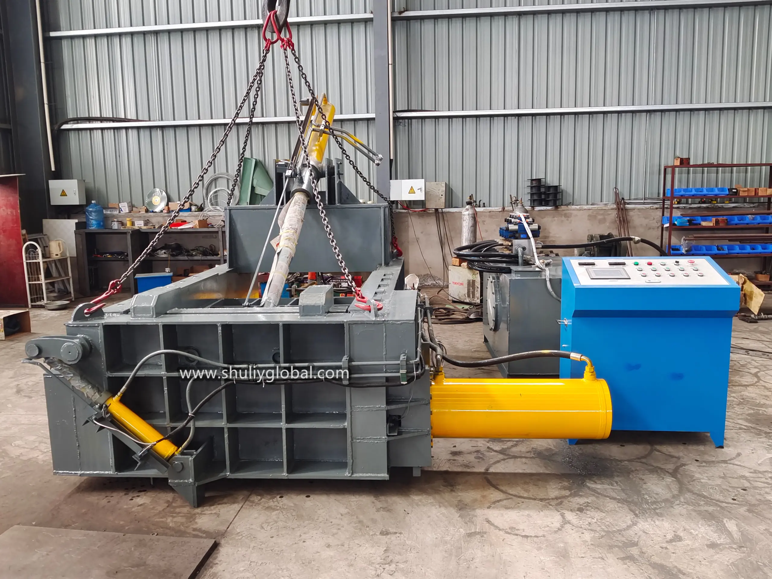 Горизонтальная прессовальная машина