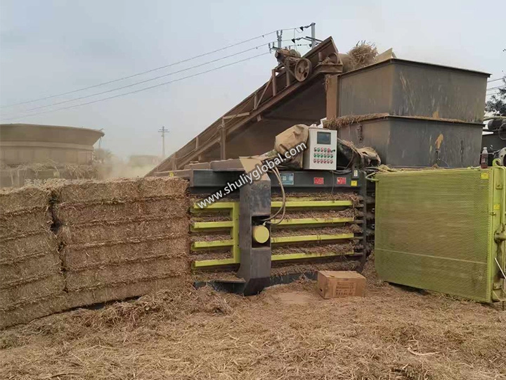 Горизонтальная машина для прессовки соломы