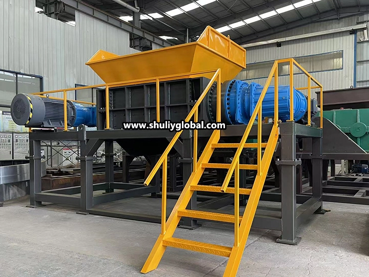 Shredder with Access Ladder