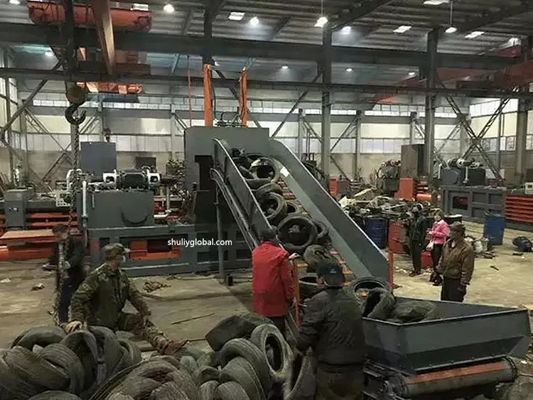 fonctionnement d'une presse à balles de pneus