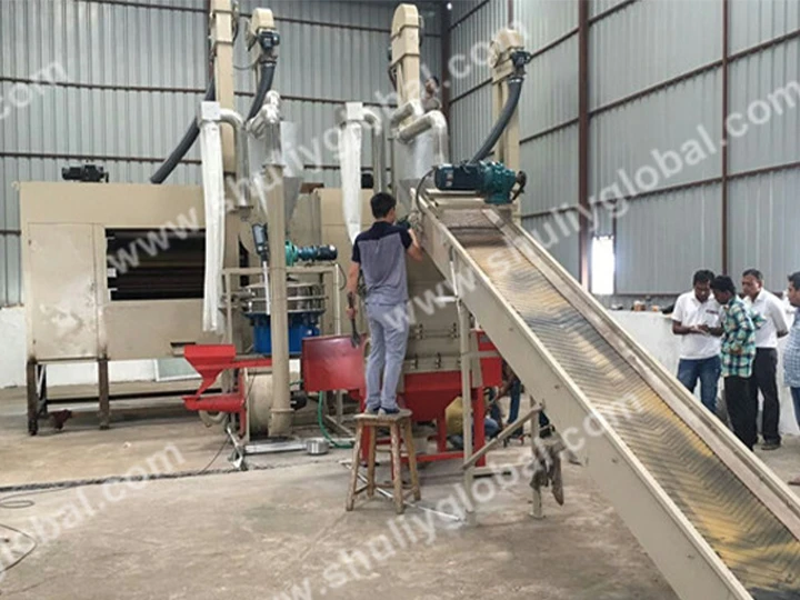 Aluminum plastic separation machine